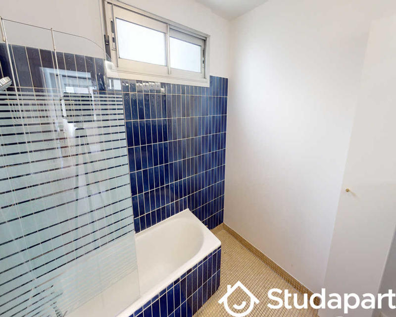 Chambre - 70 m² - 1 pièce