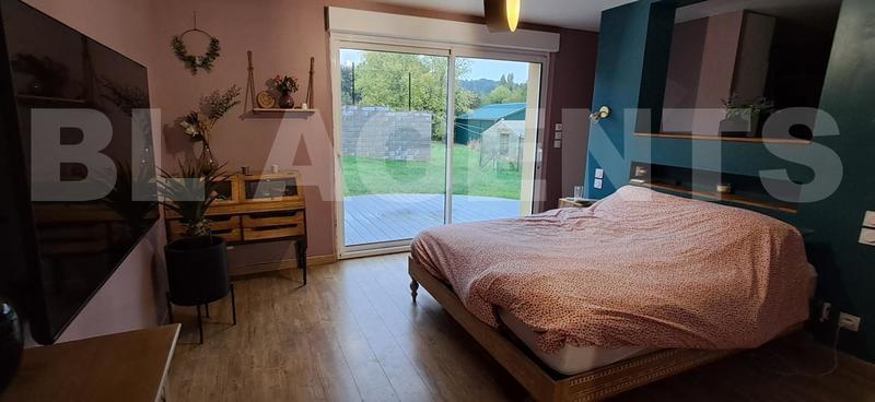 Maison - 239 m² - 10 pièces