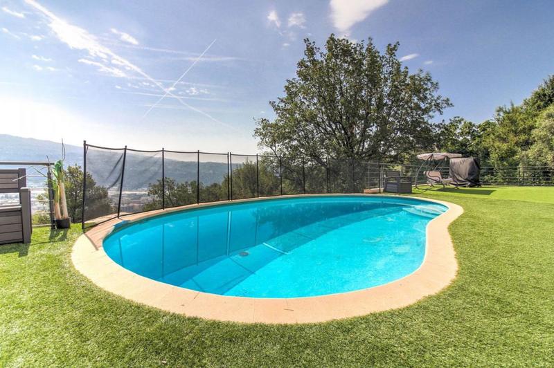 Propriété - 193 m² - 7 pièces