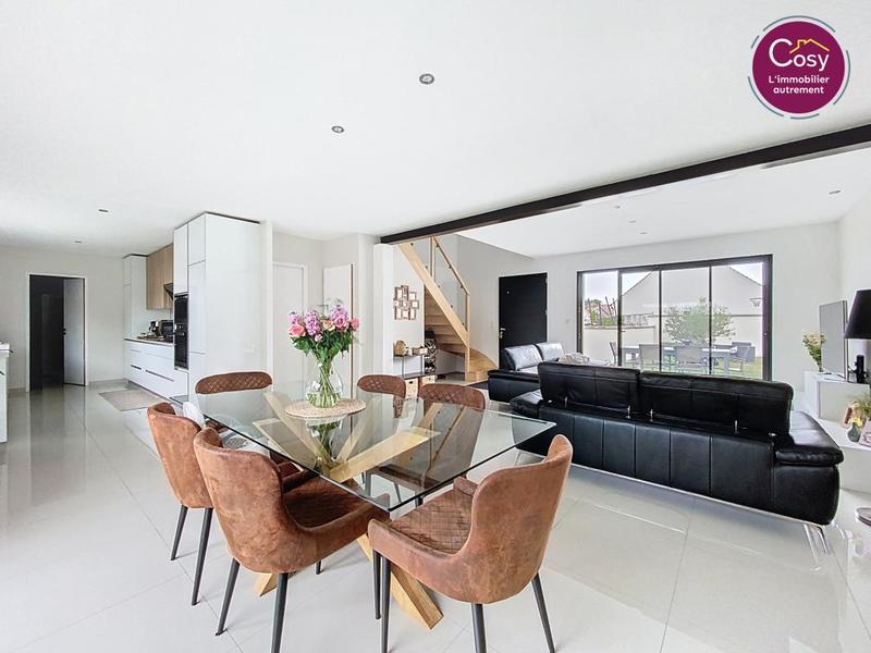 Maison - 136 m² - 6 pièces