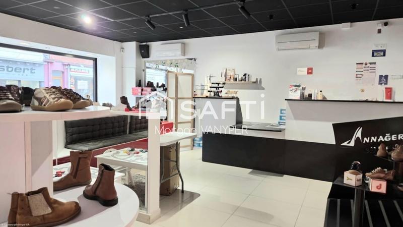 Local commercial - 140 m² - 2 pièces