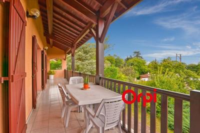 Villa - 237 m² - 5 pièces