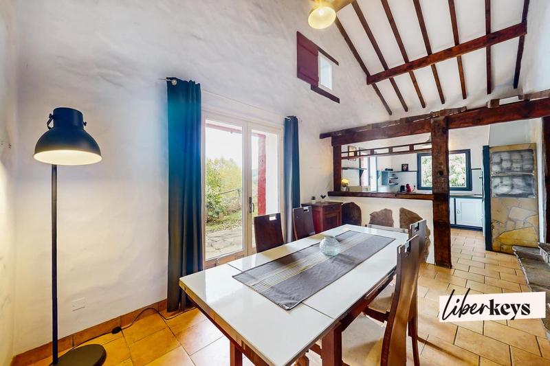 Maison - 220 m² - 10 pièces