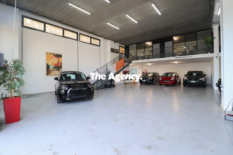 Fonds de commerce - Local commercial - 824 m²