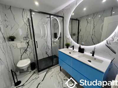 Chambre - 70 m² - 1 pièce