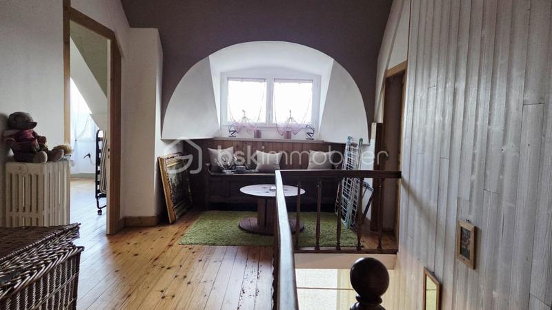 Propriété - 303 m² - 12 pièces