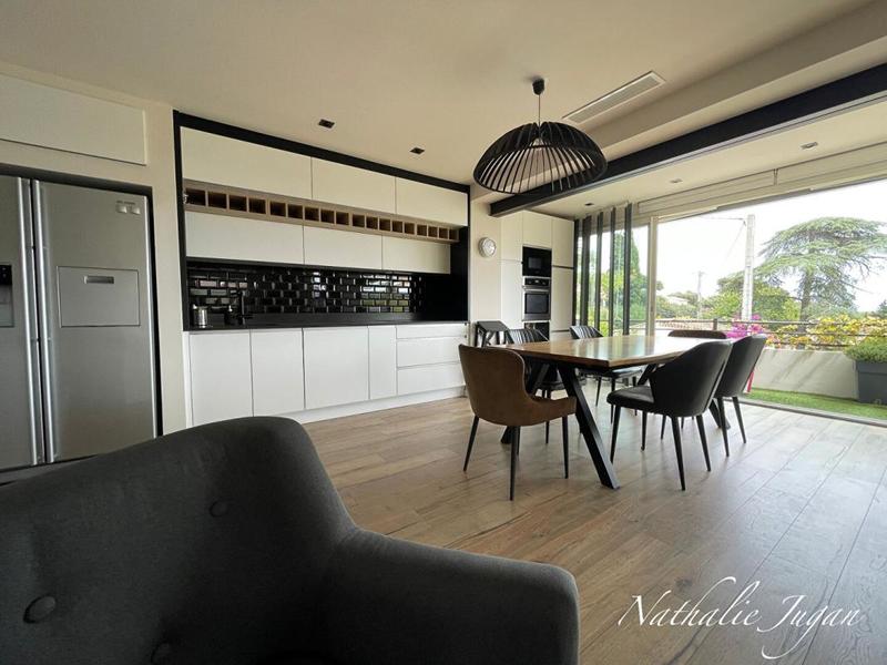 Appartement - 93 m² - 3 pièces