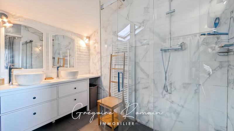 Appartement - 77 m² - 2 pièces