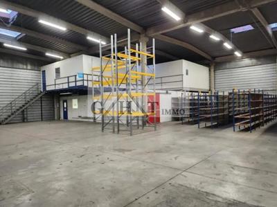 Entrepôt - 705 m²