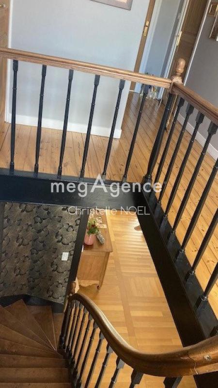 Maison - 205 m² - 8 pièces