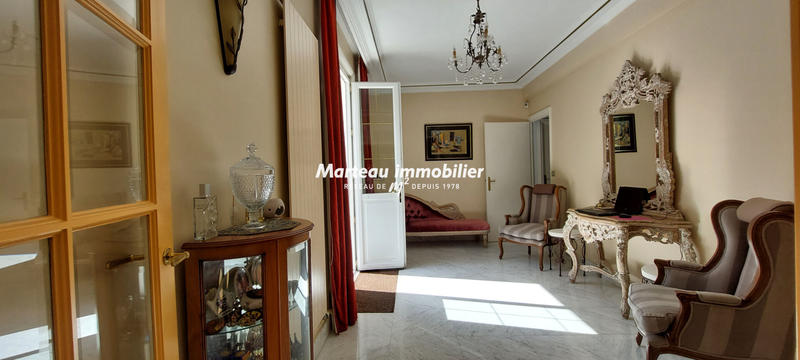 Maison - 204 m² - 7 pièces