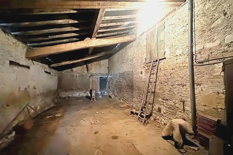 Maison en pierre - 102 m² - 6 pièces