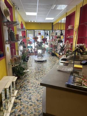 Local commercial - 125 m² - 3 pièces