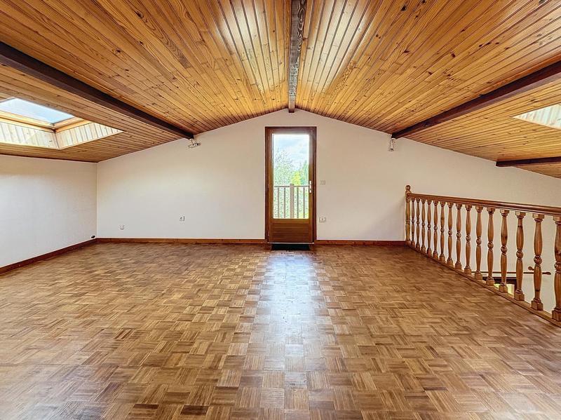 Maison - 217 m² - 8 pièces