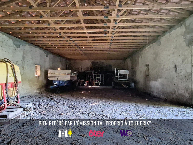 Château - 2 216 m² - 4 pièces