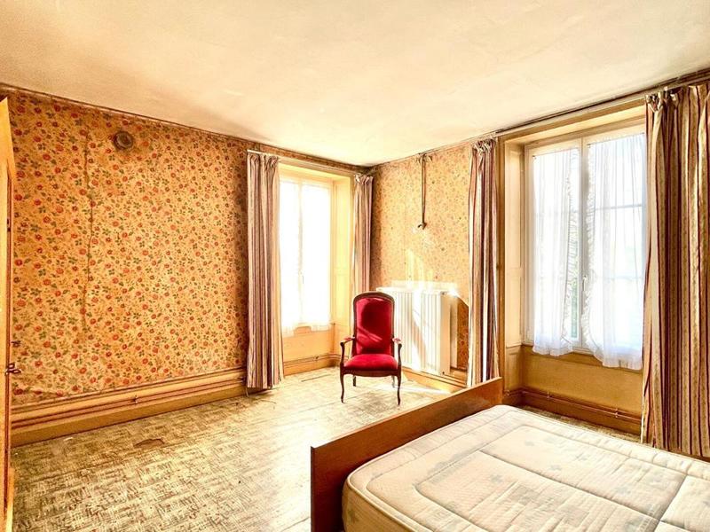 Propriété - 310 m² - 7 pièces