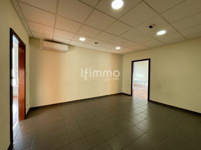 Bureau - 127 m² - 7 pièces