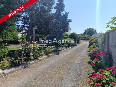 Maison traditionnelle - 172 m² - 9 pièces