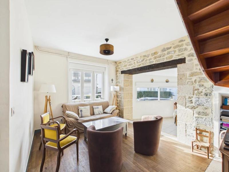 Maison - 111 m² - 7 pièces