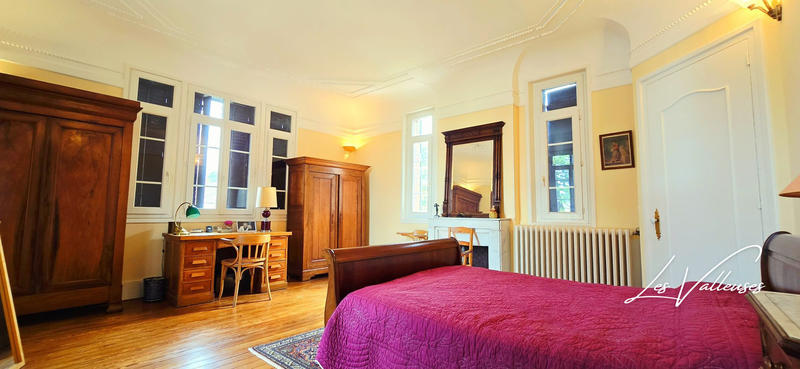 Maison - 308 m² - 8 pièces