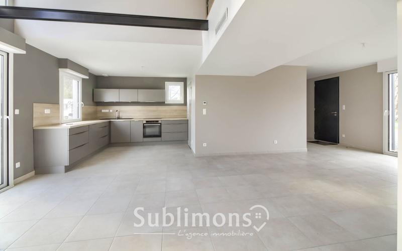 Maison traditionnelle - 136 m² - 6 pièces