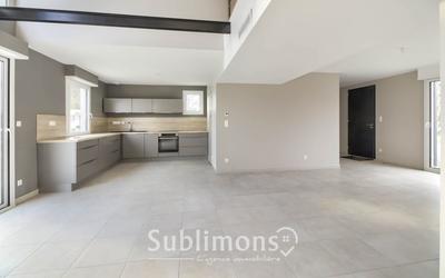 Maison traditionnelle - 136 m² - 6 pièces