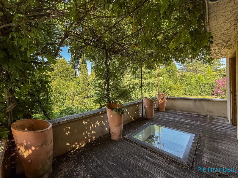 Villa - 310 m² - 9 pièces