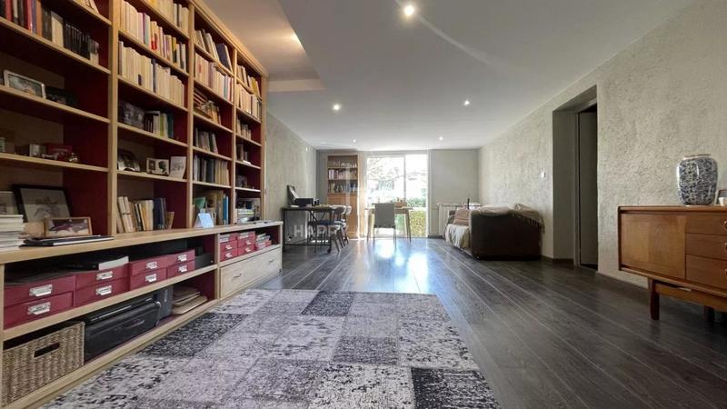 Maison - 385 m² - 8 pièces