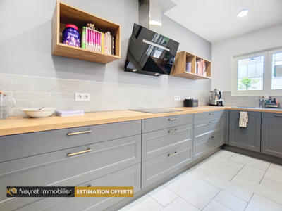 Maison - 250 m² - 7 pièces