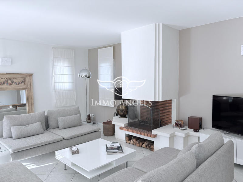 Maison traditionnelle - 157 m² - 5 pièces