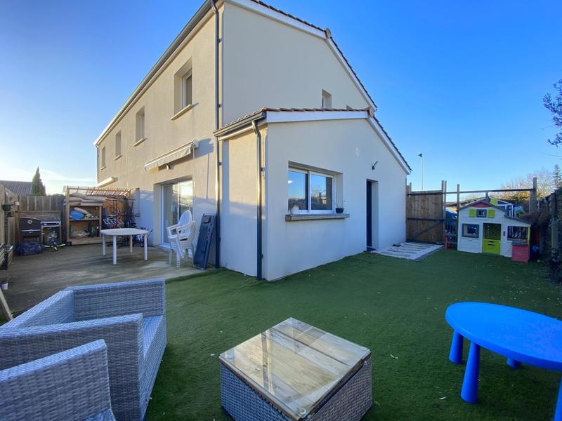 Maison - 92 m² - 5 pièces