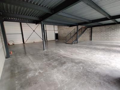 Local d'activités - 361 m²