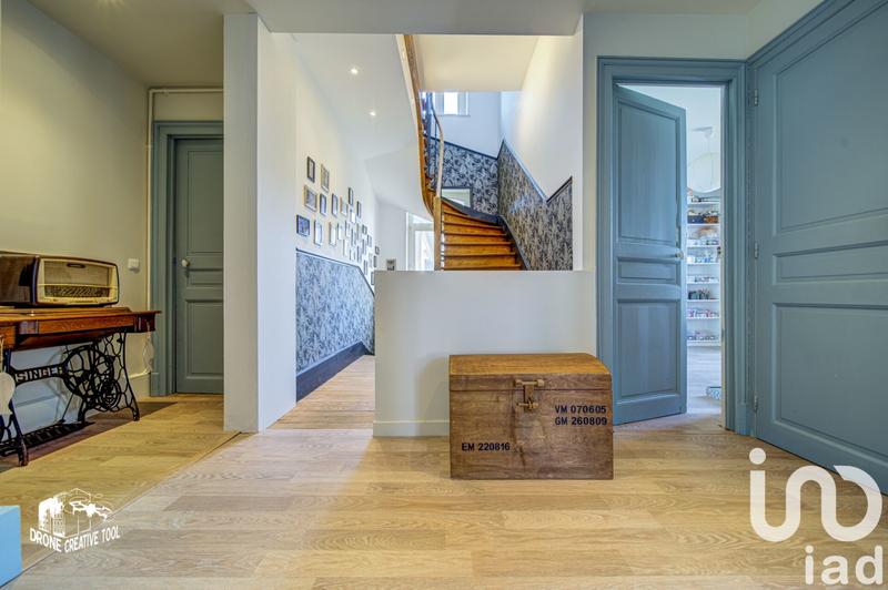 Maison - 323 m² - 13 pièces