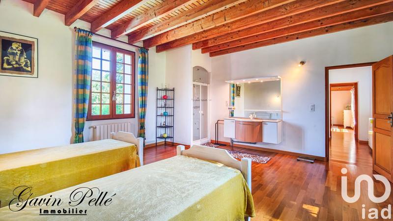 Maison - 210 m² - 7 pièces