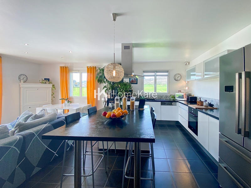 Maison - 90 m² - 4 pièces