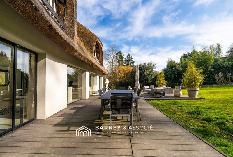 Maison - 302 m² - 7 pièces