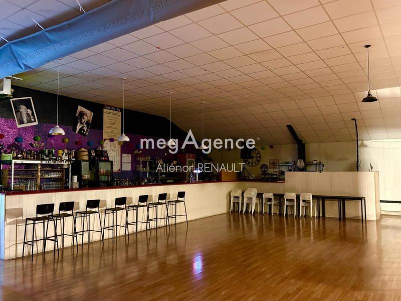 Local commercial - 1 500 m² - 14 pièces