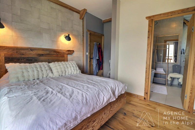 Châlet - 248 m² - 9 pièces