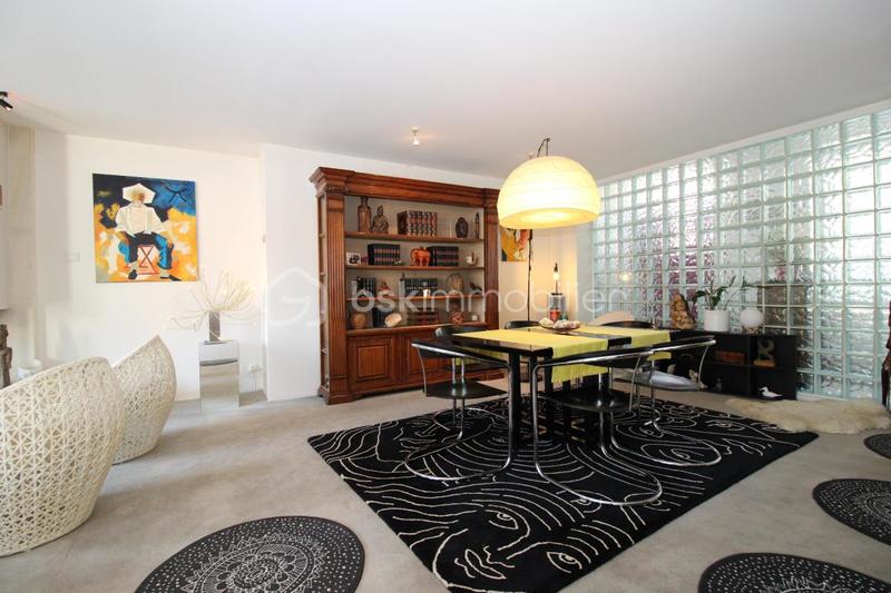 Maison - 205 m² - 7 pièces