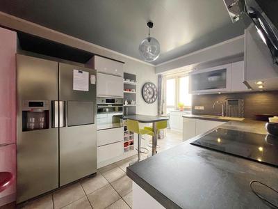 Appartement - 102 m² - 4 pièces