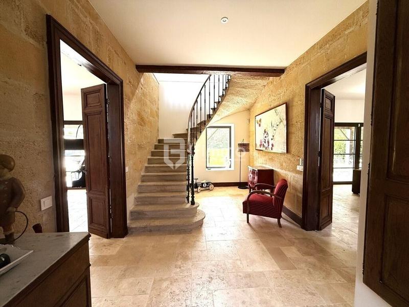 Maison de maîtres - 306 m² - 9 pièces