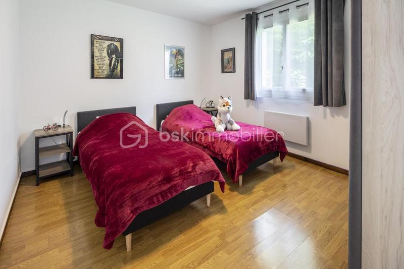 Propriété - 324 m² - 13 pièces