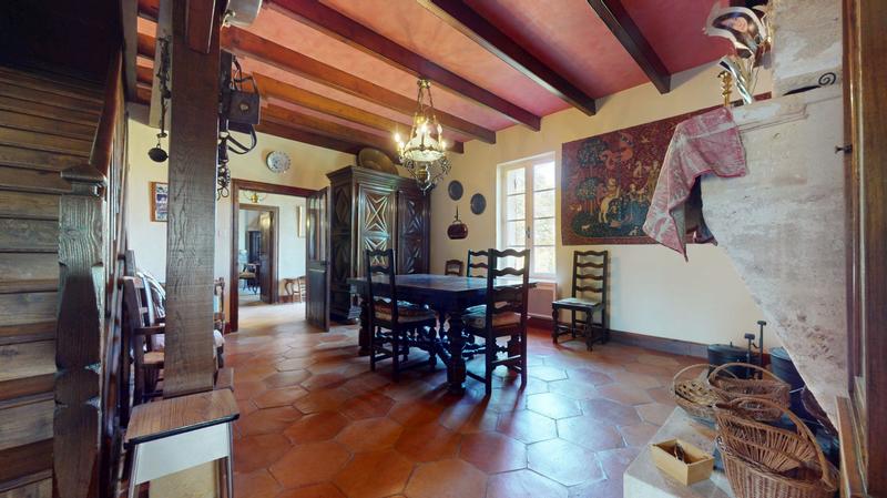 Maison traditionnelle - 280 m² - 8 pièces