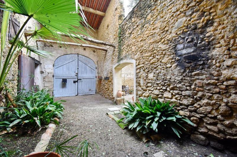 Maison - 391 m² - 12 pièces