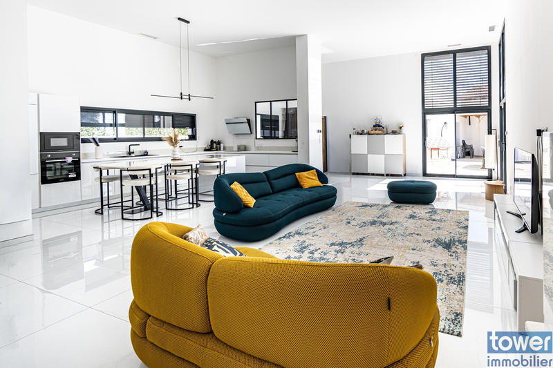 Maison - 200 m² - 6 pièces