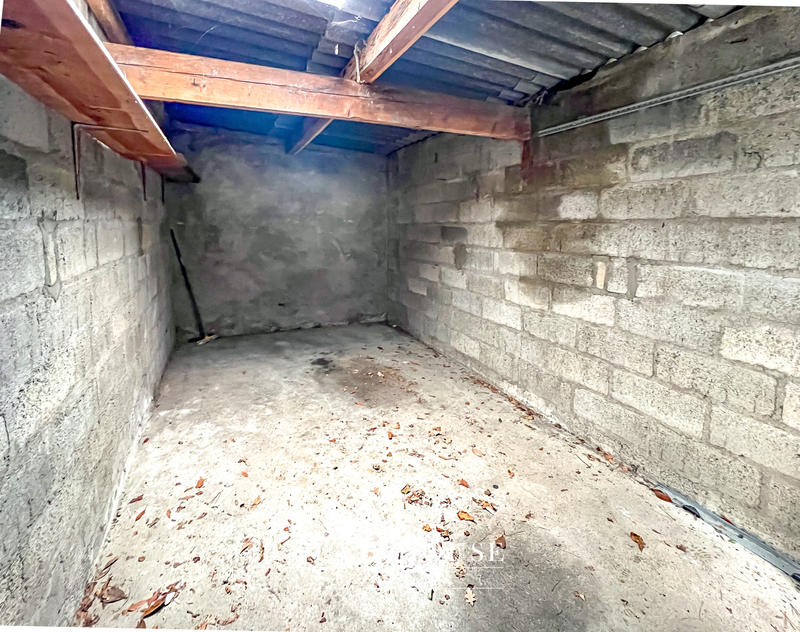 Parking / Garage - 14 m²