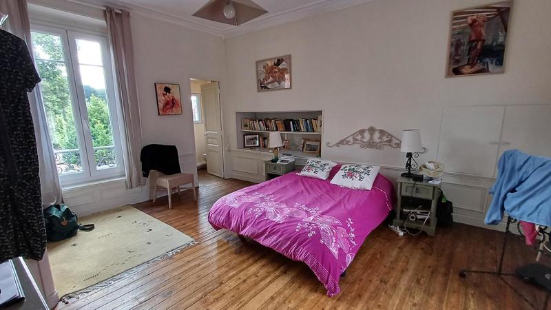 Maison - 218 m² - 7 pièces