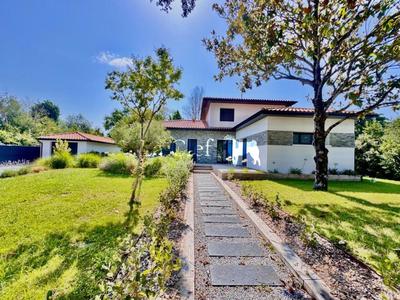 Maison - 145 m² - 6 pièces