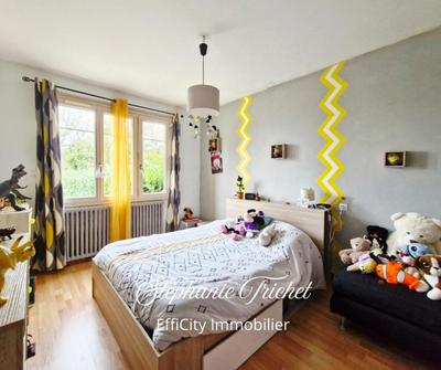 Maison - 120 m² - 8 pièces