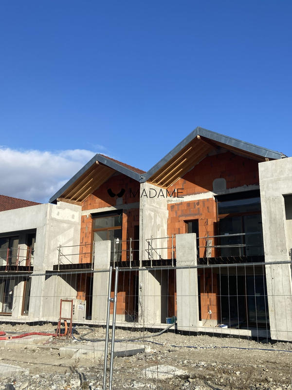 Appartement - 81 m² - 4 pièces